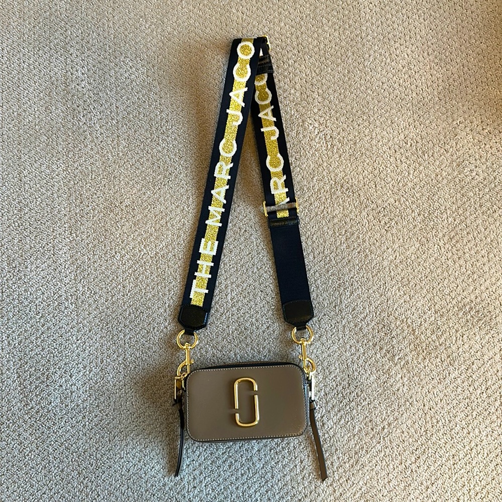 Authentic Marc Jacobs Snapshot Crossbody in French Gray